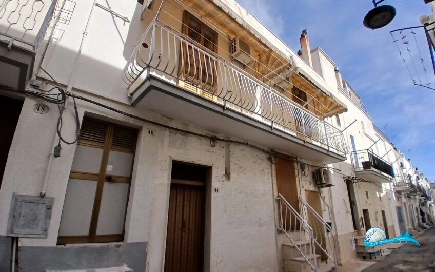 Casa indipendente con balcone e terrazzo panoramico