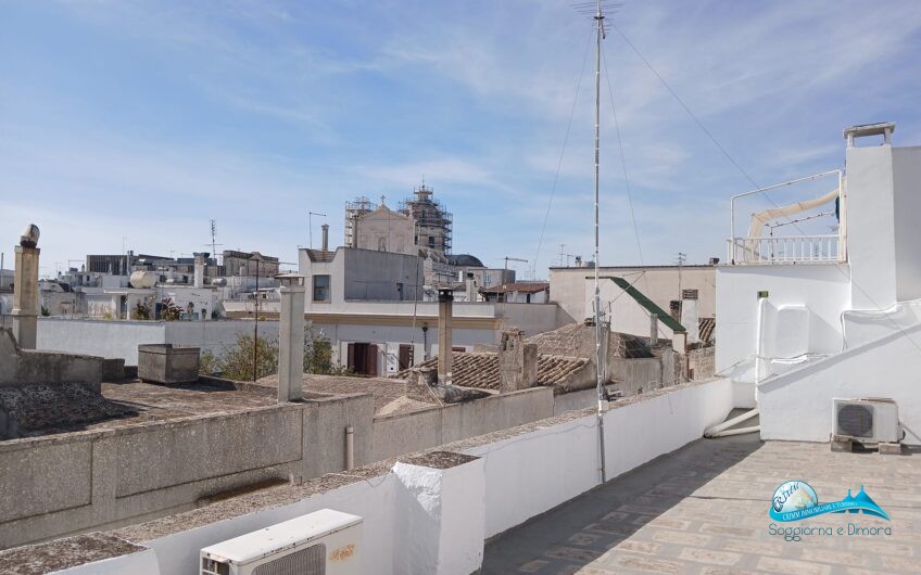 Casa indipendente con balcone e terrazzo panoramico