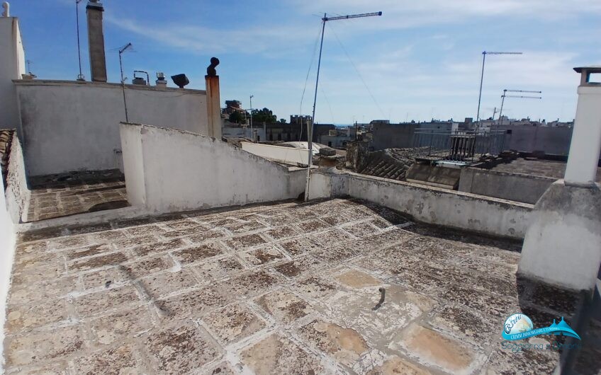 Casa indipendente con balcone e terrazzo panoramico